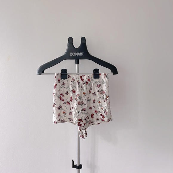 Crop top and shorts floral beach set - Picture 2 of 2